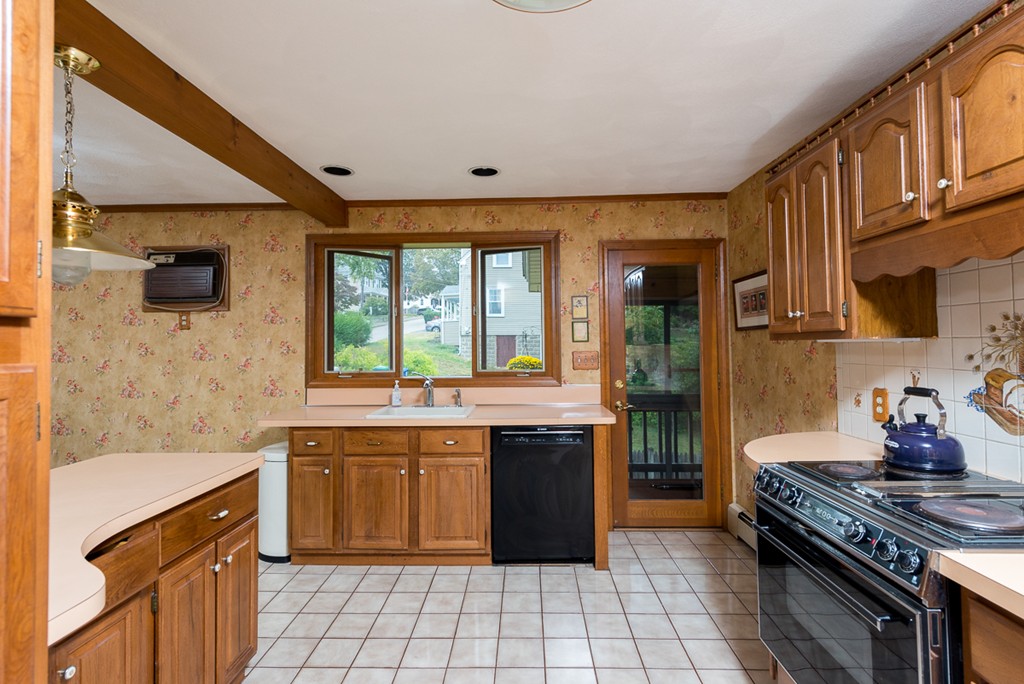 74 Bellevue Road Braintree, MA 02184 - Photo 10 of 24 Gallery Image 10