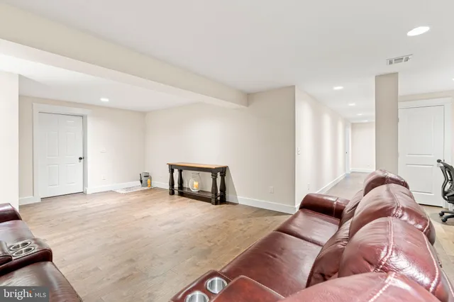 $630,000 | 102 Maribel Lane, York, PA 17403