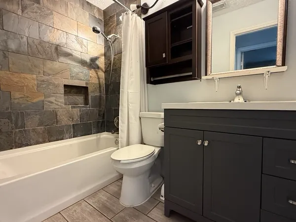 $2,149 | 306 Flora Vista Drive, Houston, TX 77598