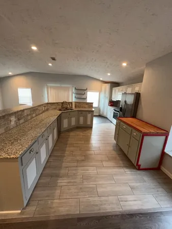 $2,200 | 306 Flora Vista Drive, Houston, TX 77598