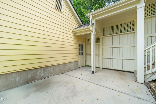 a view of a house with a garage