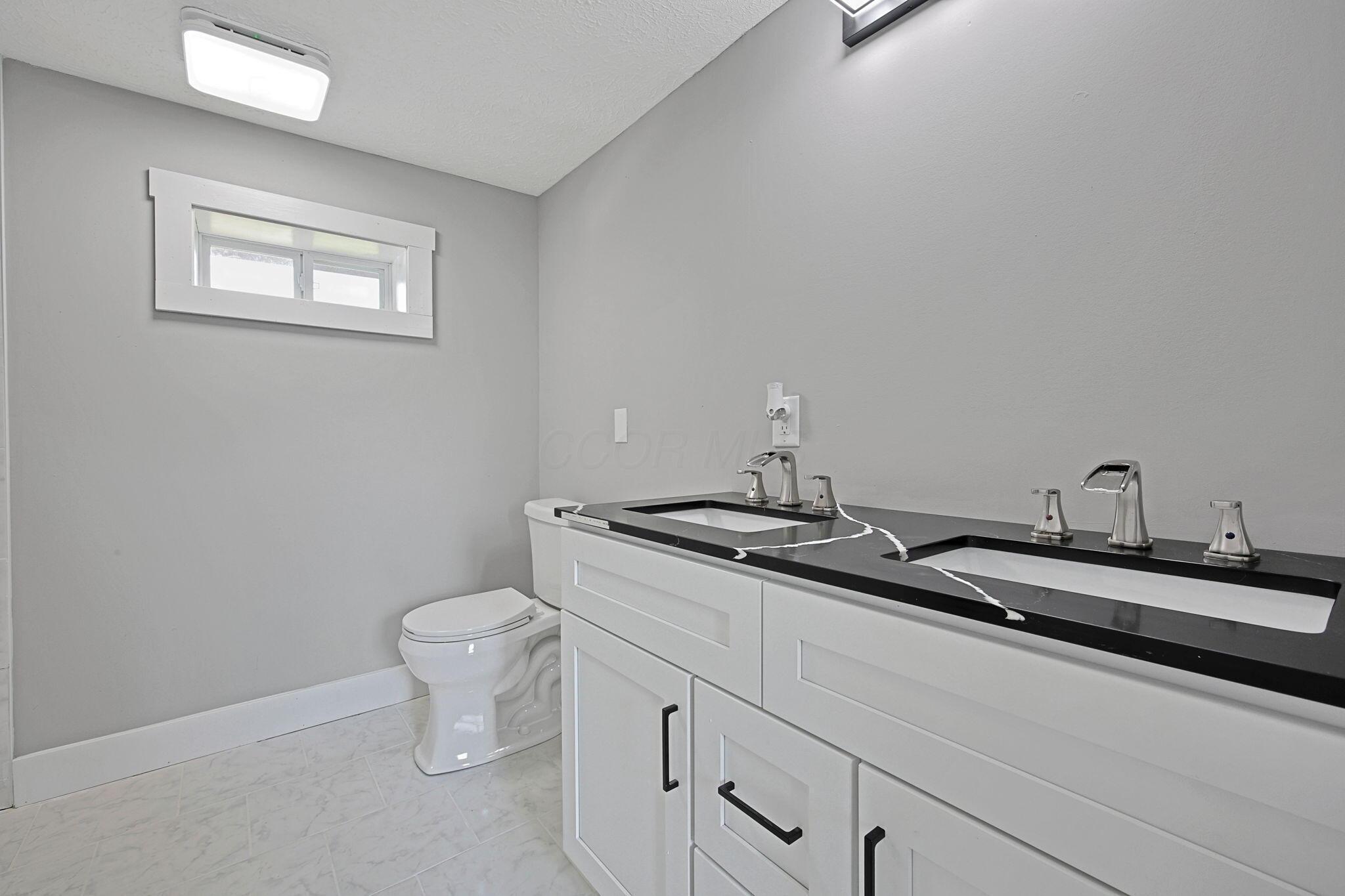 8620 Lithopolis Road Northwest Carroll, OH 43112 - Photo 33 of 50 2nd Level Bath