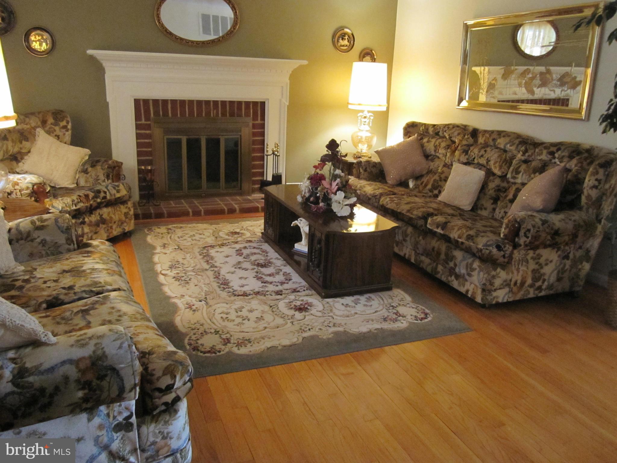 246 Cinder Road Lutherville-Timonium, MD 21093 - Photo 3 of 29 Living Room