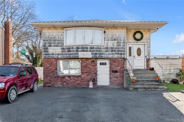 $850,000 | 3740 Waverly Avenue, Seaford, NY 11783