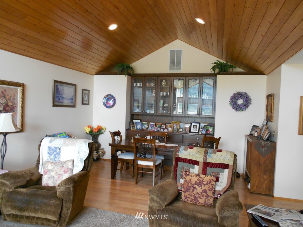 20505 Cook Road Burlington, WA 98233 - Photo 3 of 16 Gallery Image 3