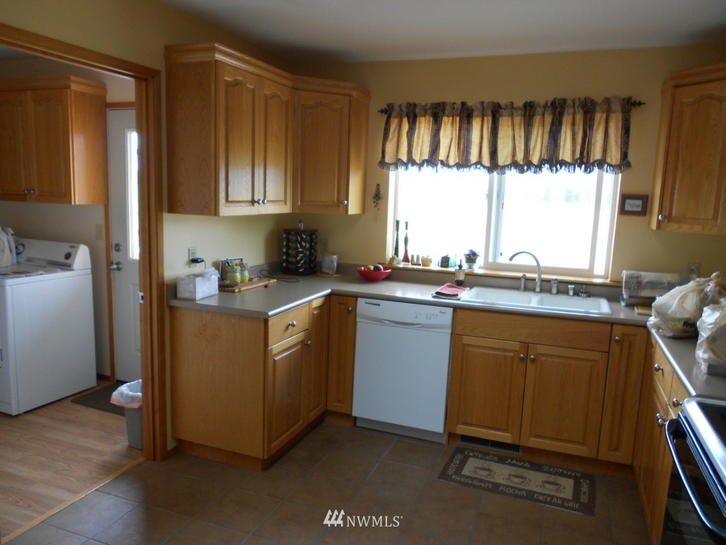 20505 Cook Road Burlington, WA 98233 - Photo 5 of 16 Gallery Image 5