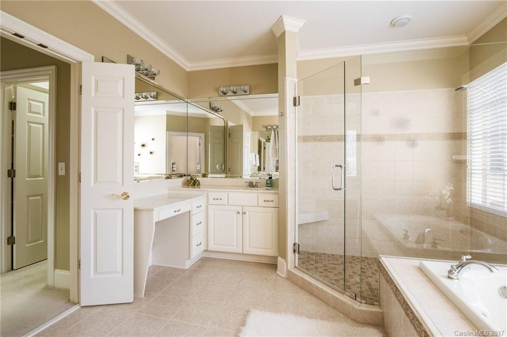 523 Queens Road, Unit 523 Charlotte, NC 28207 - Photo 17 of 24 Gallery Image 17