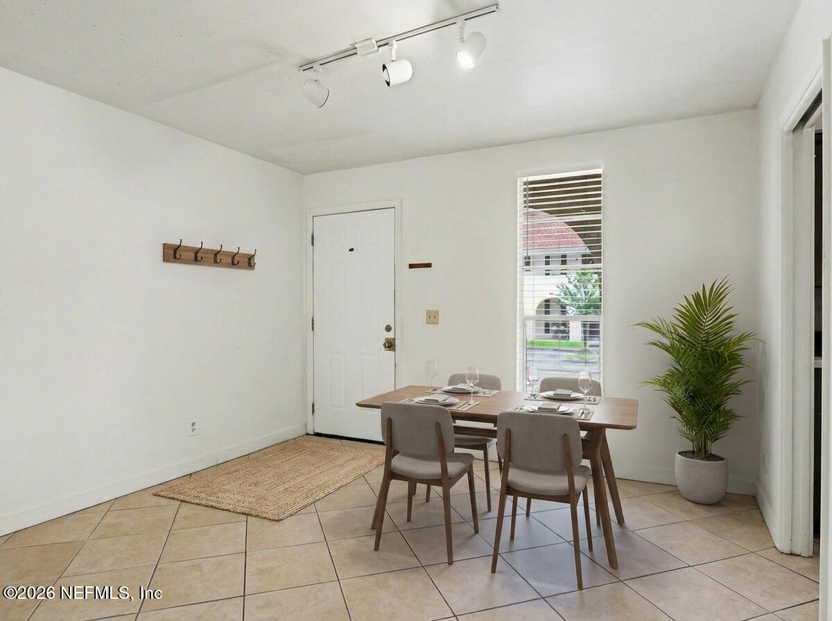 1557 El Prado Road, Unit 1 Jacksonville, FL 32216 - Photo 3 of 28 dining-staged