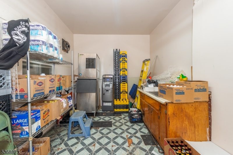 609 Madison Avenue, Unit 2 Paterson, NJ 07514 - Photo 5 of 43 a utility room with dryer and washer