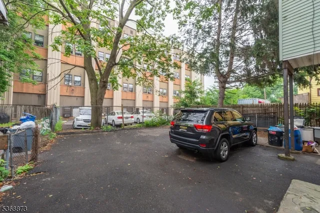 a room with lots of different kinds of flowers