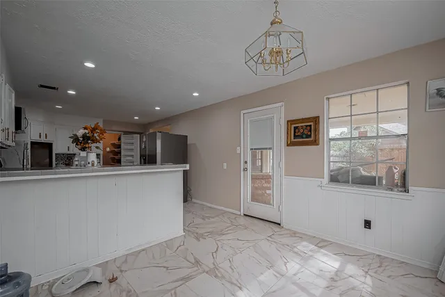 $375,000 | 811 Loire Lane, Houston, TX 77090