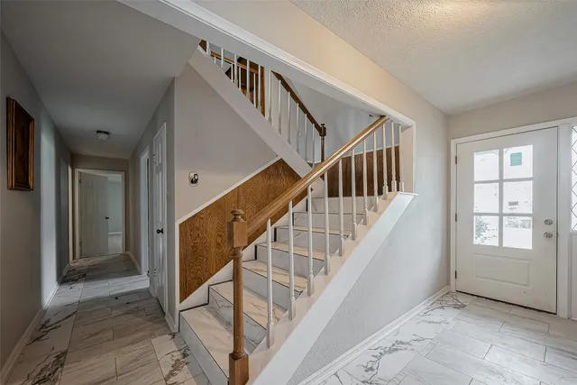 $375,000 | 811 Loire Lane, Houston, TX 77090