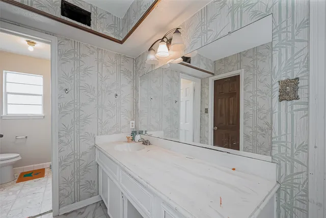 $375,000 | 811 Loire Lane, Houston, TX 77090