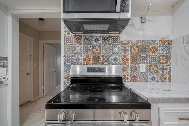 $375,000 | 811 Loire Lane, Houston, TX 77090