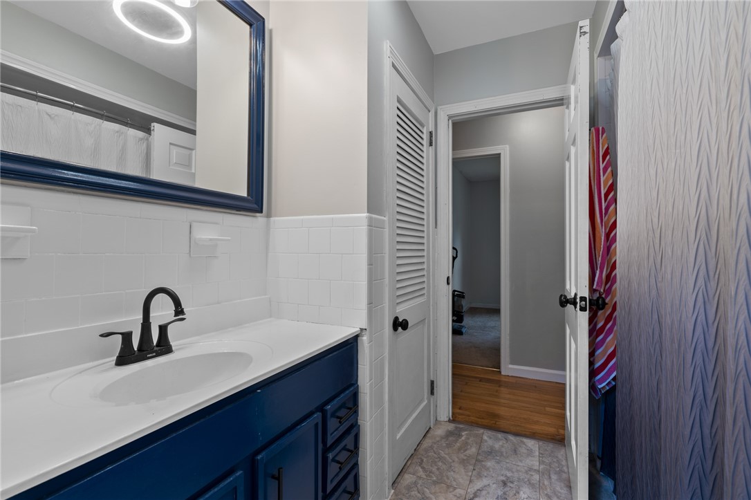 727 E Road Tiverton, RI 02878 - Photo 23 of 41