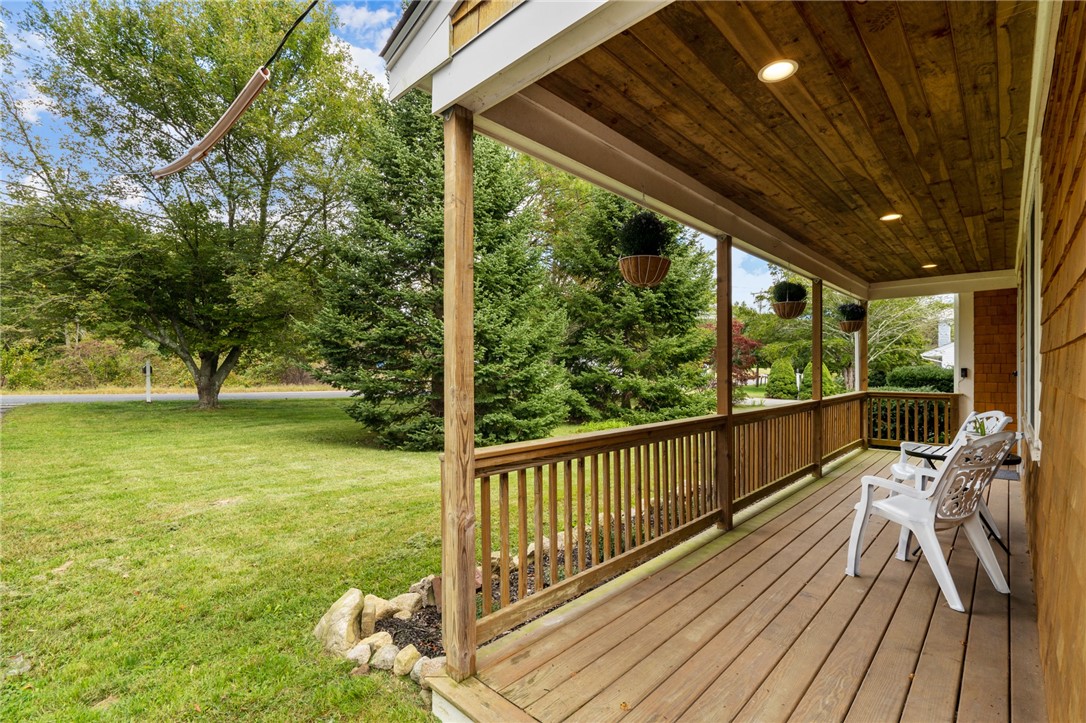 727 E Road Tiverton, RI 02878 - Photo 3 of 41