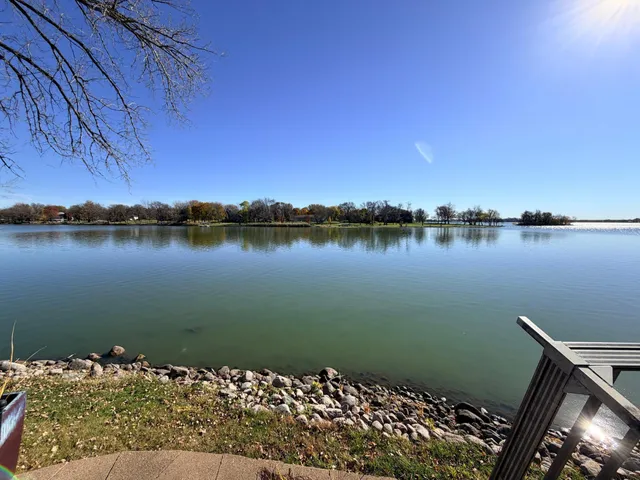 $649,000 | 6 Edgewater Road, Slayton, MN 56172