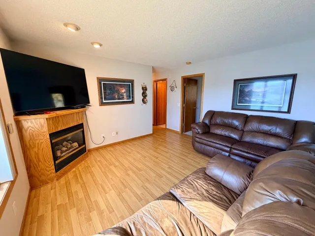 $649,000 | 6 Edgewater Road, Slayton, MN 56172