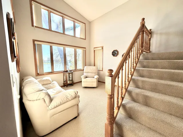 $649,000 | 6 Edgewater Road, Slayton, MN 56172