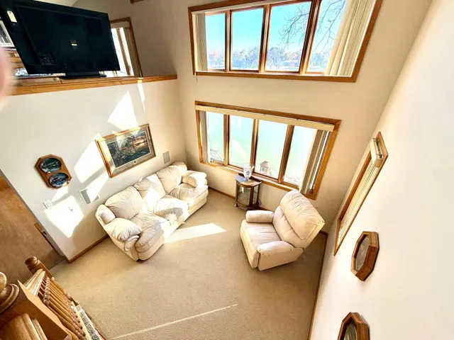 $649,000 | 6 Edgewater Road, Slayton, MN 56172