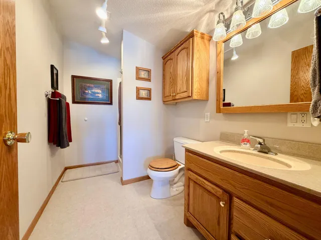 $649,000 | 6 Edgewater Road, Slayton, MN 56172