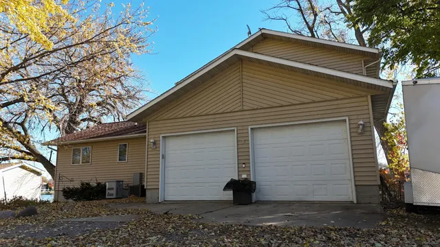 $649,000 | 6 Edgewater Road, Slayton, MN 56172