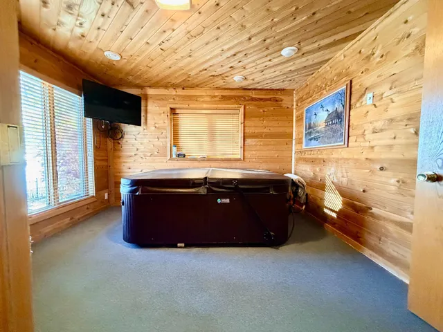 $649,000 | 6 Edgewater Road, Slayton, MN 56172