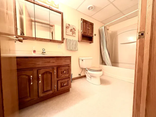 $649,000 | 6 Edgewater Road, Slayton, MN 56172