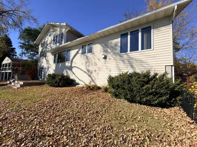 $649,000 | 6 Edgewater Road, Slayton, MN 56172