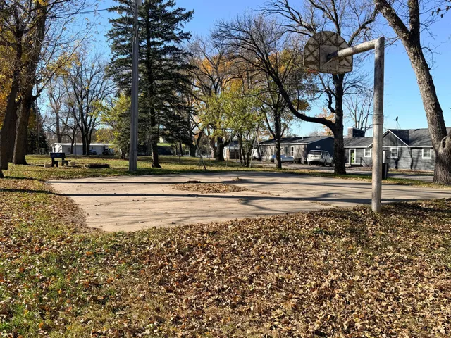 $649,000 | 6 Edgewater Road, Slayton, MN 56172