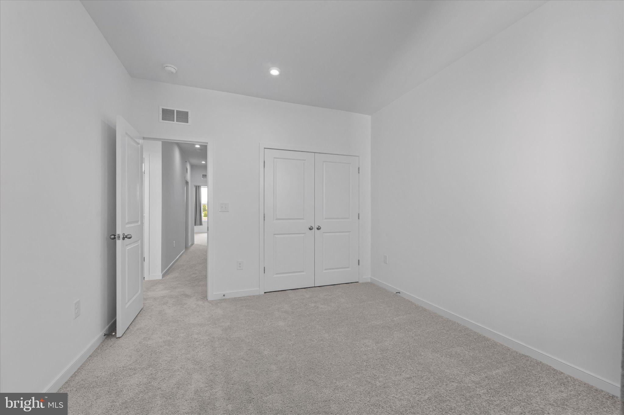 46207 Woodpecker Square Sterling, VA 20165 - Photo 25 of 37 a view of room