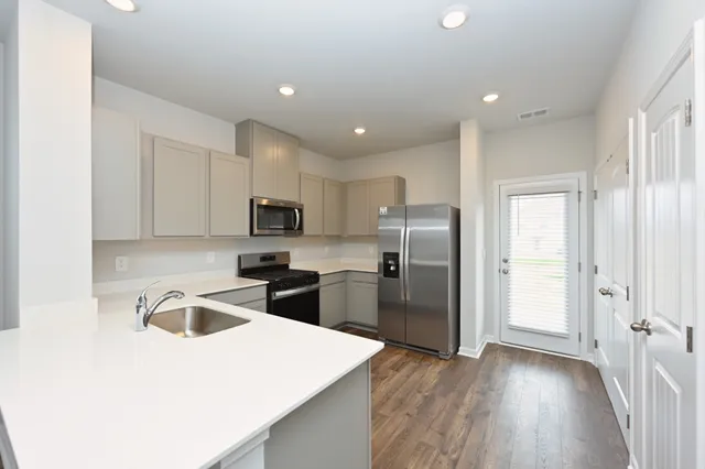 $2,395 | 909 Shorttail Lane, Lebanon, TN 37090