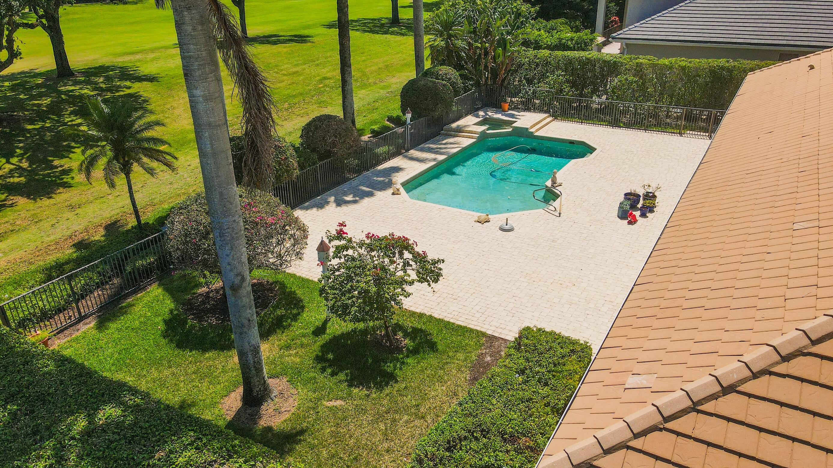 4792 Bocaire Boulevard Boca Raton, FL 33487 - Photo 13 of 60 a view of a backyard