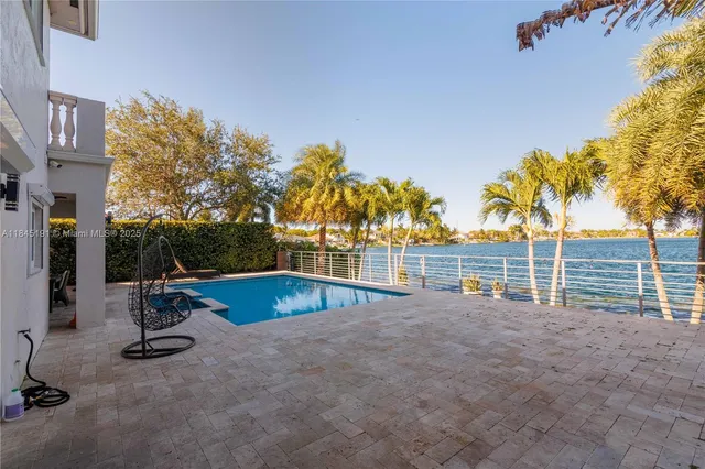 $1,275,000 | 13731 Southwest 136th Place, Miami, FL 33186