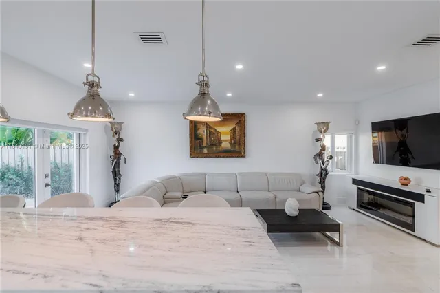 $1,275,000 | 13731 Southwest 136th Place, Miami, FL 33186