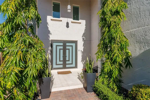 $1,275,000 | 13731 Southwest 136th Place, Miami, FL 33186
