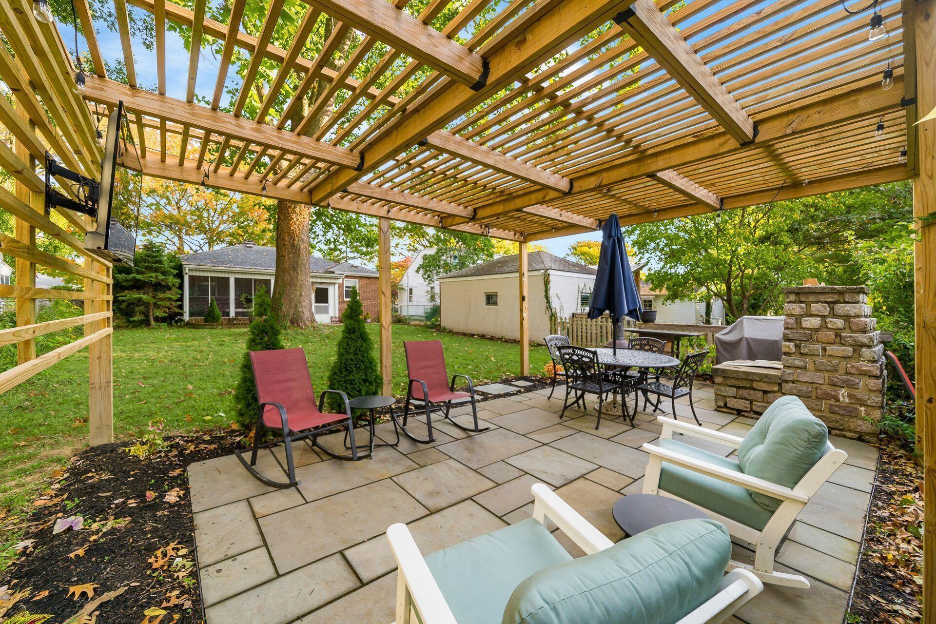 539 Acton Road Columbus, OH 43214 - Photo 45 of 47 Patio and Pergola