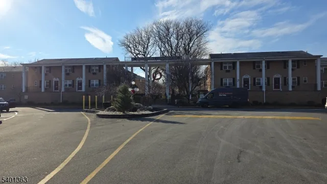 $2,350 | 725 Joralemon Street, Unit 3, Belleville, NJ 07109