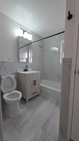 $2,150 | 725 Joralemon Street, Unit 3, Belleville, NJ 07109