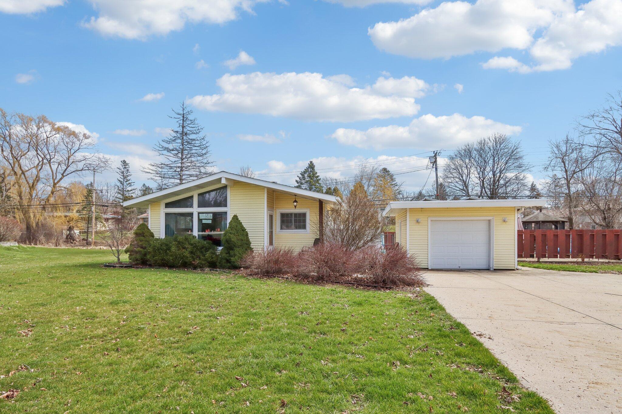 8865 West Forest Home Ave