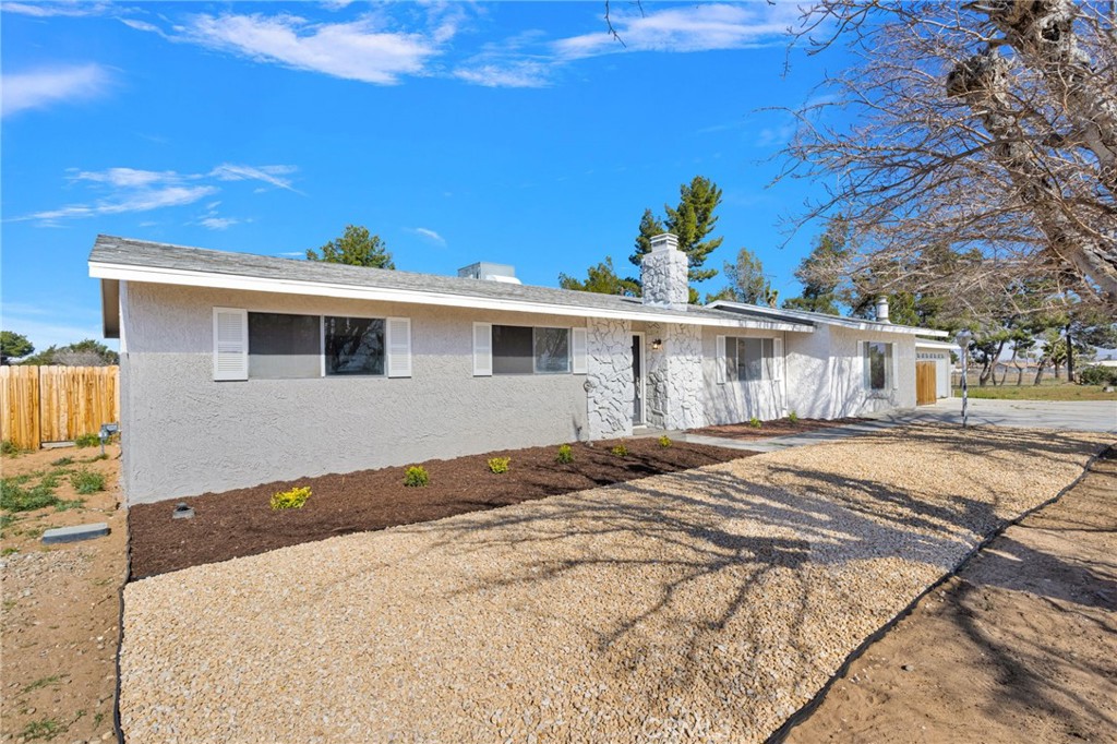 14450 Jicarilla Road Apple Valley, CA 92307 - Photo 3 of 54