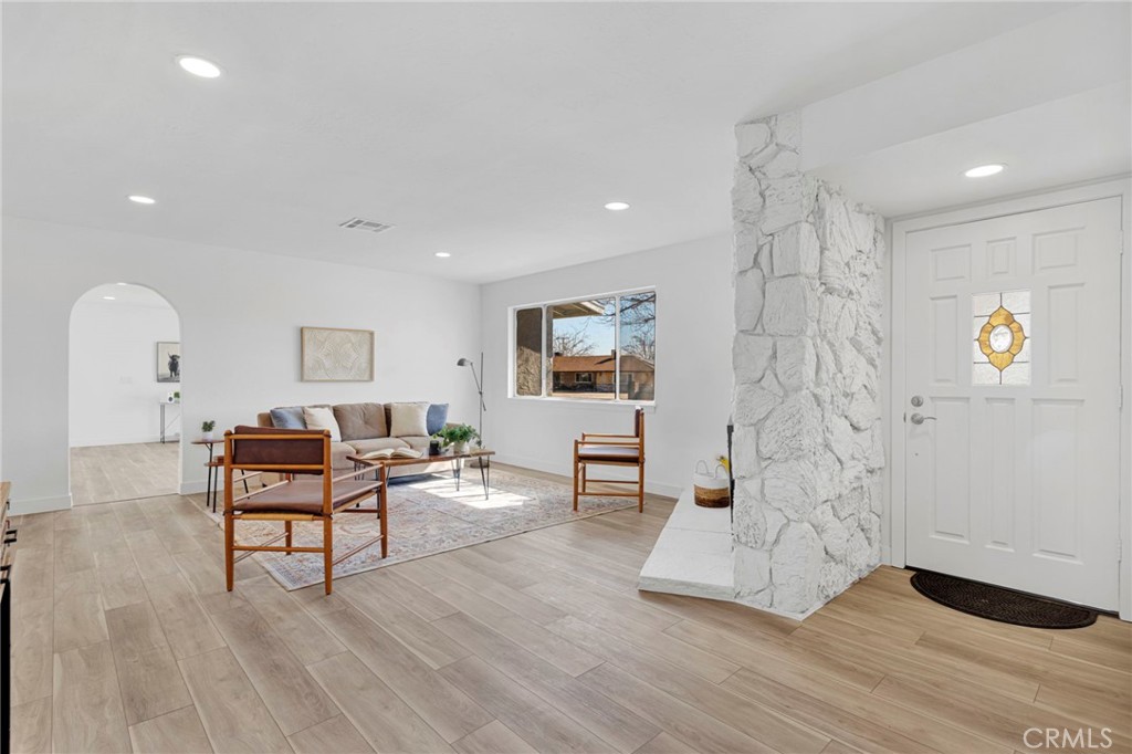 14450 Jicarilla Road Apple Valley, CA 92307 - Photo 7 of 54