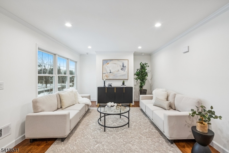 161 Myrtle Avenue Millburn, NJ 07041 - Photo 4 of 43