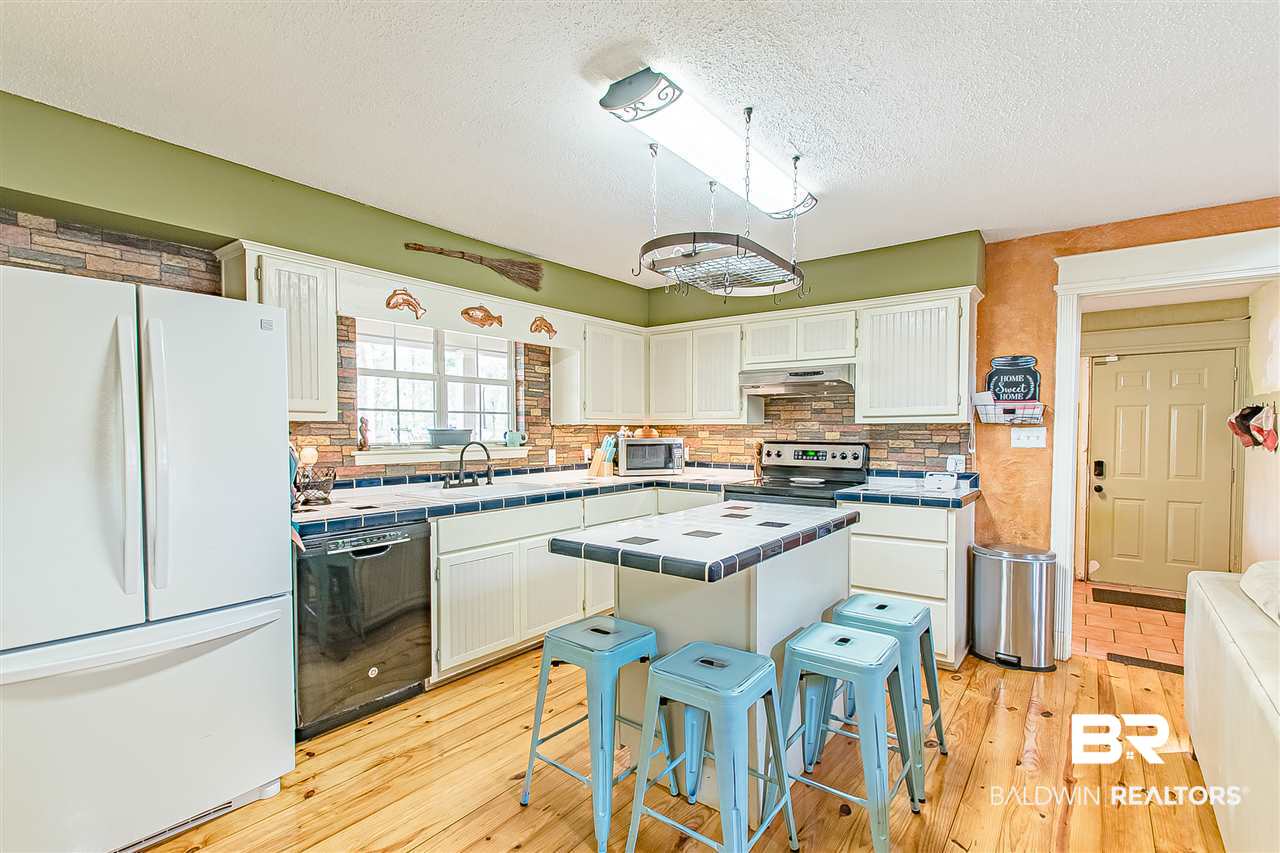 15167 Ridge Road Fairhope, AL 36532 - Photo 9 of 32 Kitchen