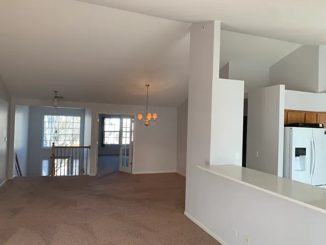 $2,650 | 876 Stuarts Drive, St. Charles, IL 60174