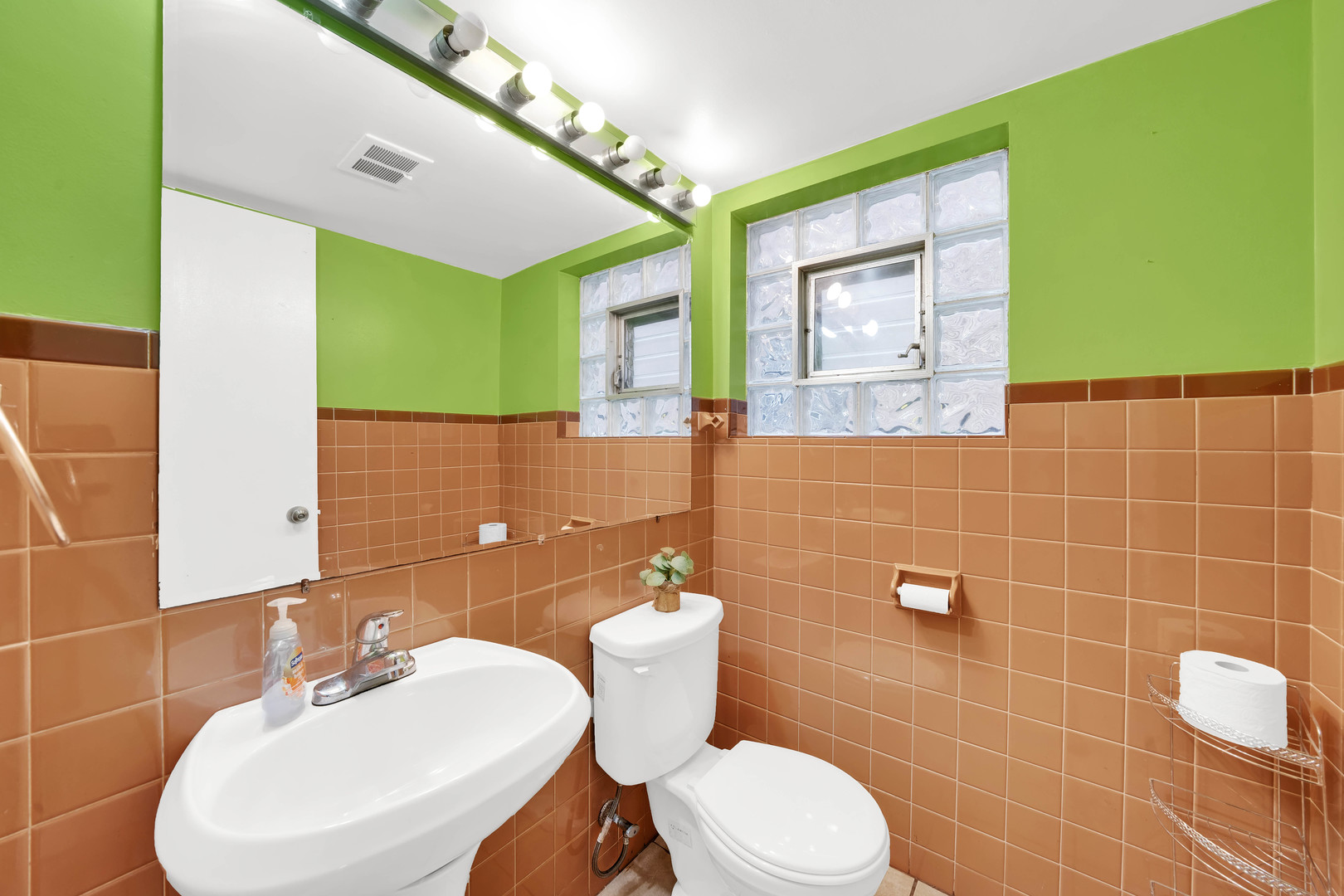5314 South Harding Avenue Chicago, IL 60632 - Photo 13 of 17 Gallery Image 13
