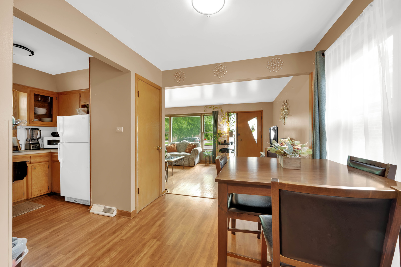 5314 South Harding Avenue Chicago, IL 60632 - Photo 6 of 17 Gallery Image 6
