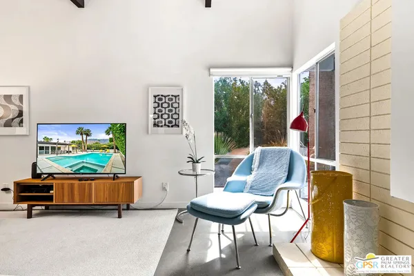 $4,950 | 400 East Glen Circle South, Palm Springs, CA 92262