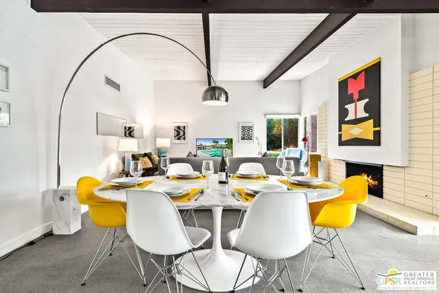 $5,500 | 400 East Glen Circle South, Palm Springs, CA 92262