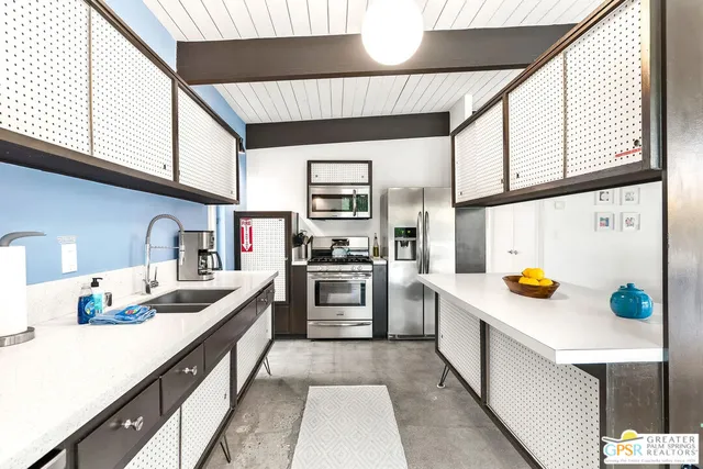 $5,500 | 400 East Glen Circle South, Palm Springs, CA 92262